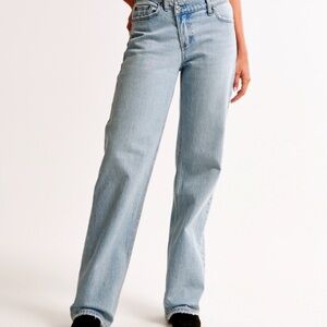 0/25L Abercrombie “The 90’s Baggy” Low-Rise Jeans